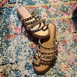 Sincerely Jules Tabbi Tan Slide Sandals Silver Ball Studs Womens 7 Shoes Leather